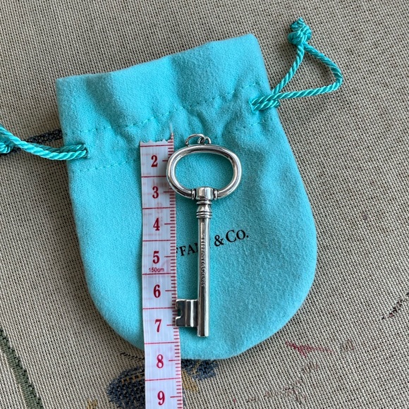 SOLD - Tiffany Oval Key Pendant - Picture 5 of 5